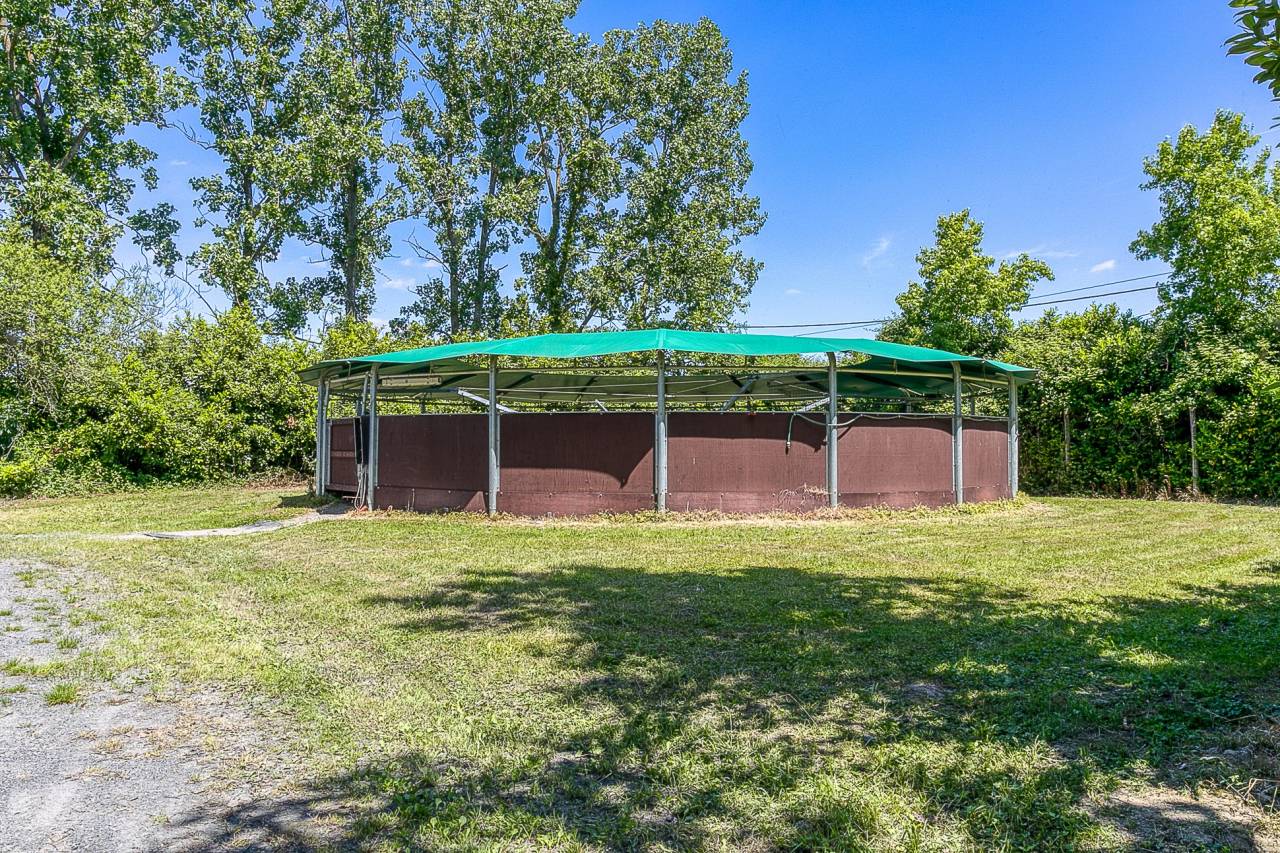 Livery yard  Hautes-Pyr&eacute;n&eacute;es