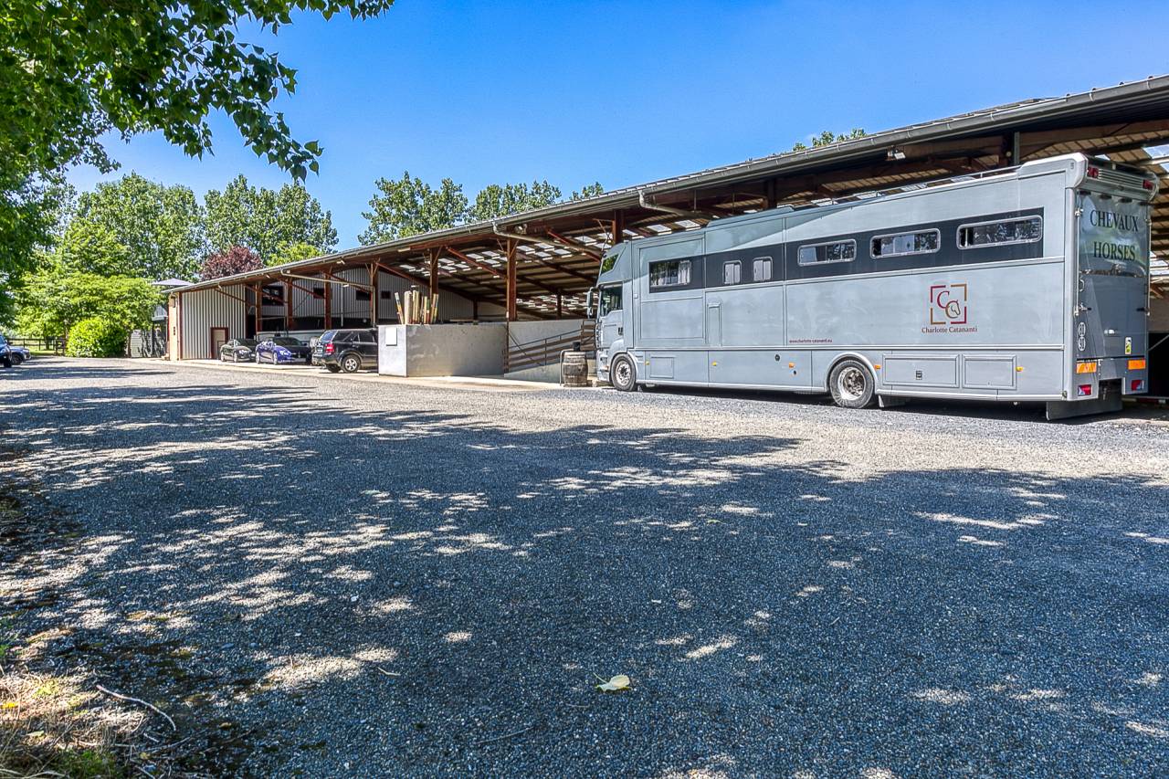 Livery yard  Hautes-Pyr&eacute;n&eacute;es