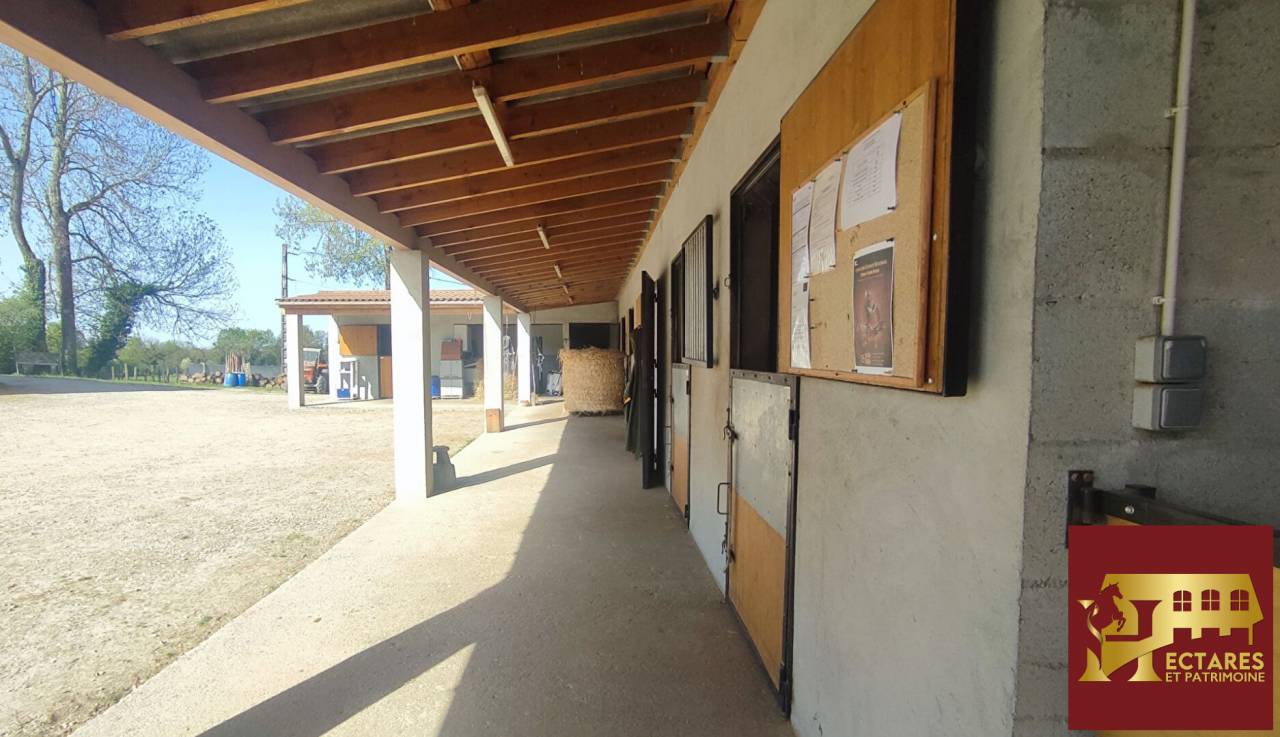 Livery yard  Is&egrave;re