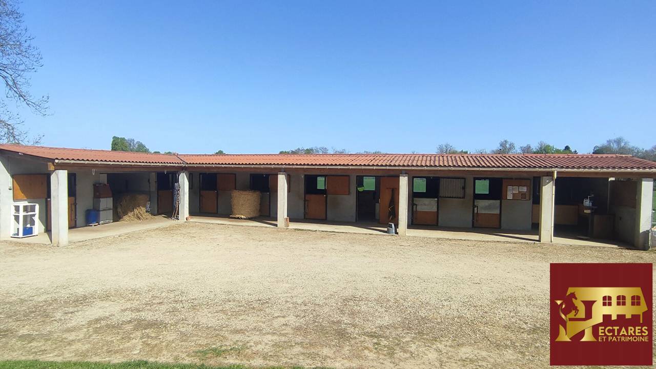 Livery yard  Is&egrave;re