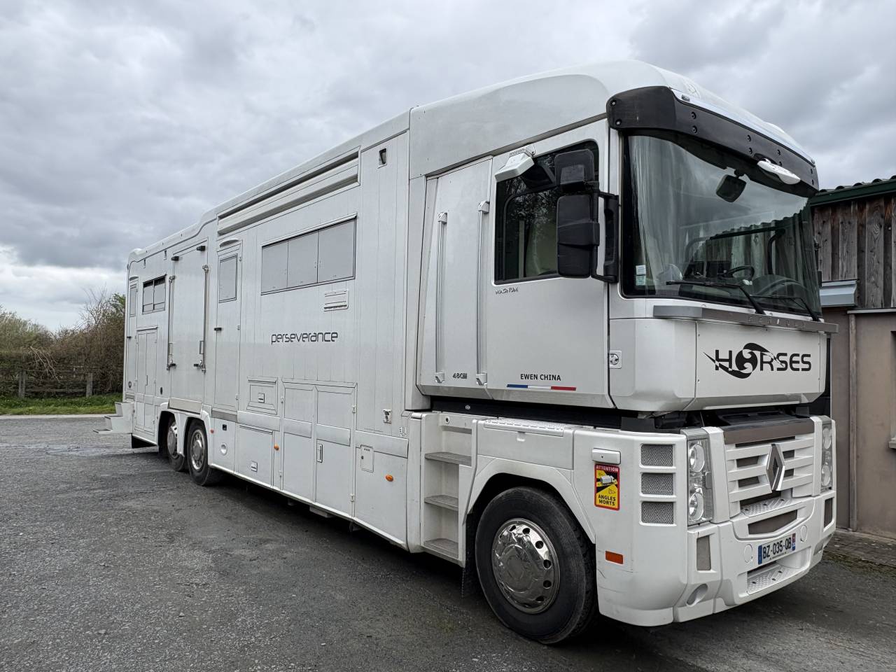 Horsebox NON-HGV Renault MAGNUM STX 2011 Used