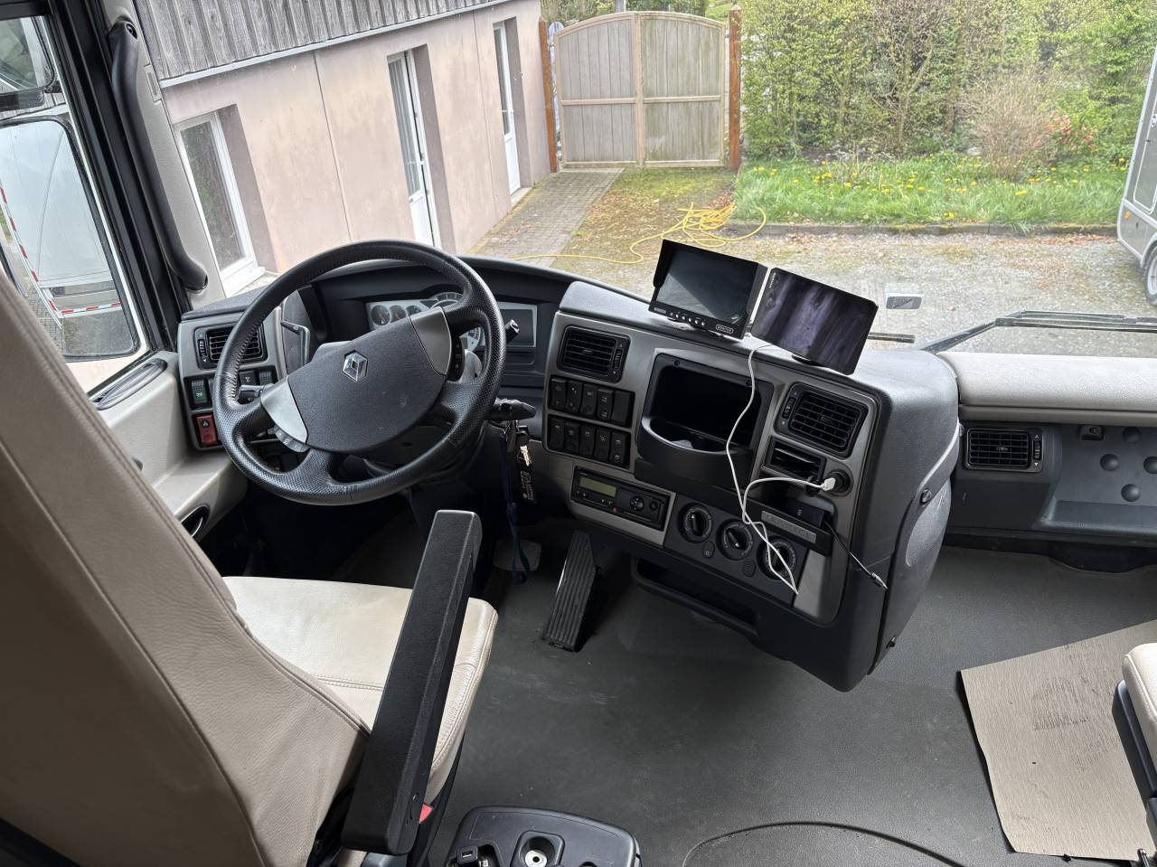 Horsebox NON-HGV Renault MAGNUM STX 2011 Used