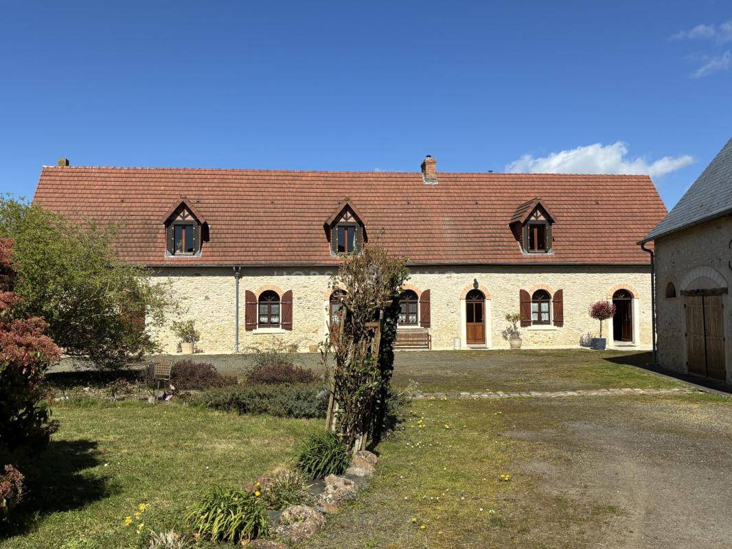 Equestrian property  Sarthe