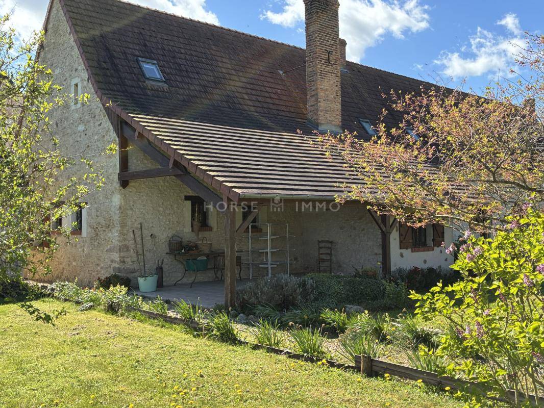 Equestrian property  Sarthe