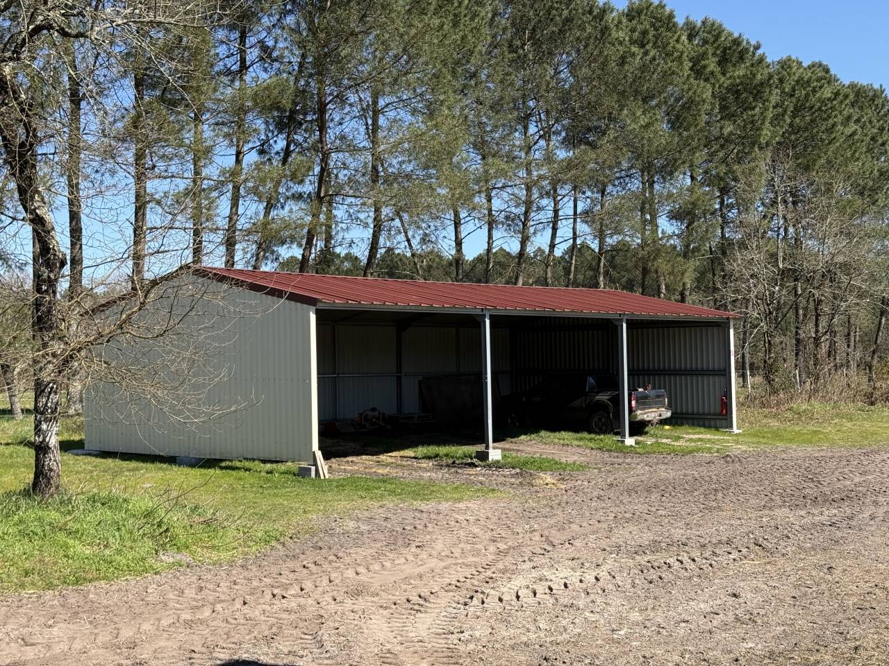 Livery yard  Gironde