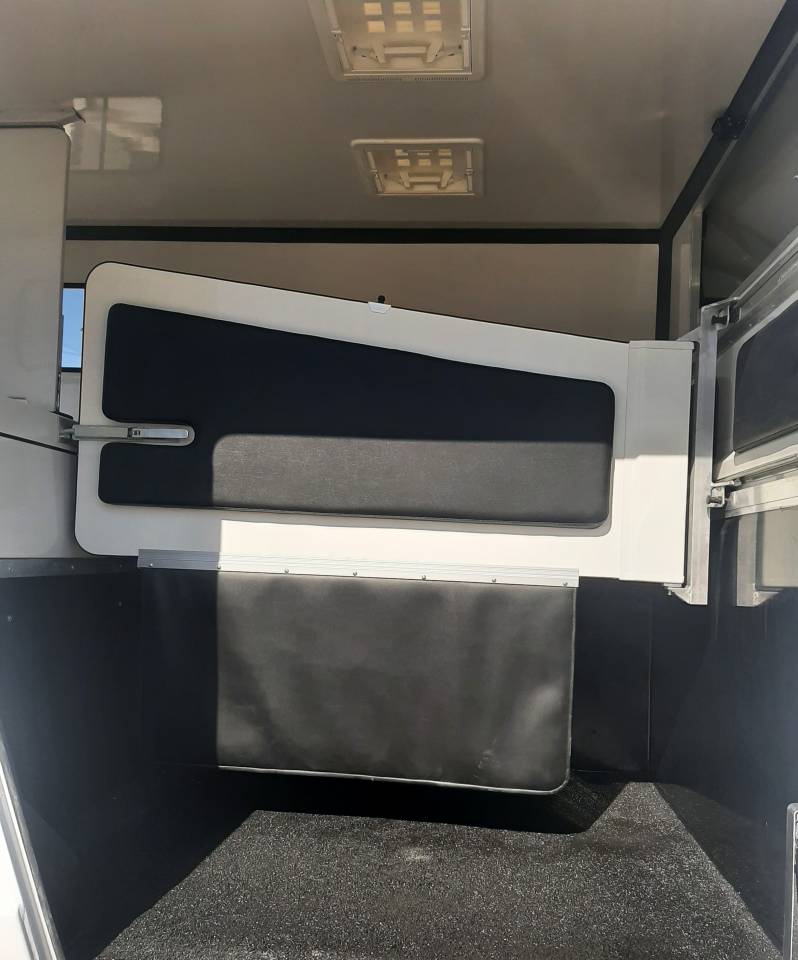 Horsebox HGV Renault Master 2023 Used