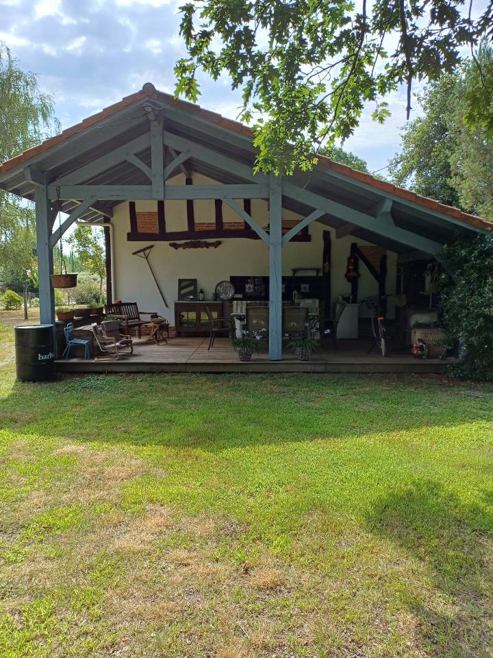 Equestrian property  Landes