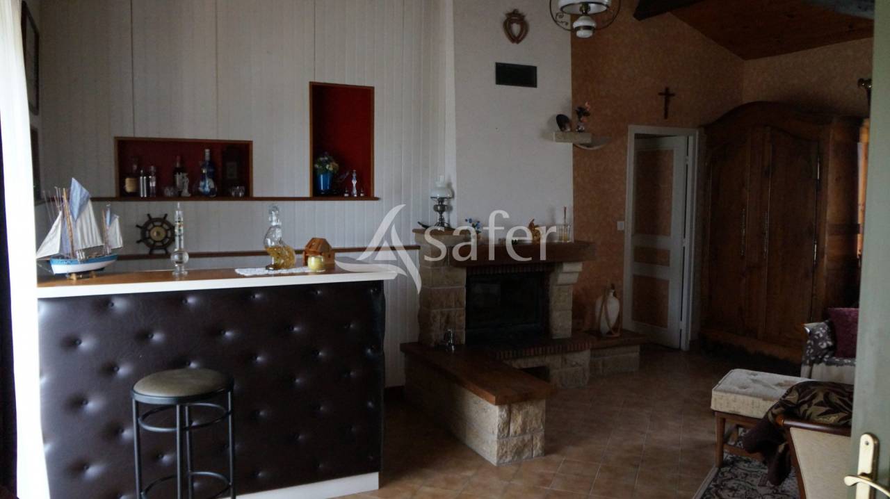 Equestrian property  Vend&eacute;e