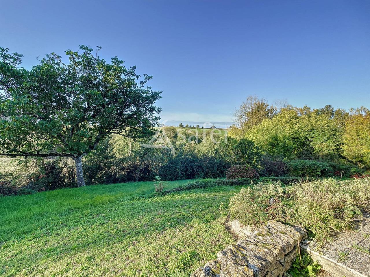 Other country property  Vend&eacute;e