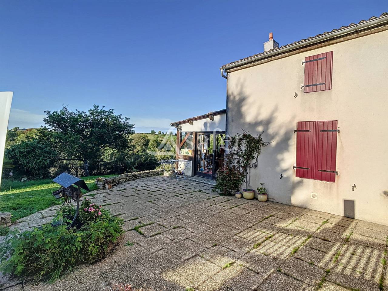 Other country property  Vend&eacute;e