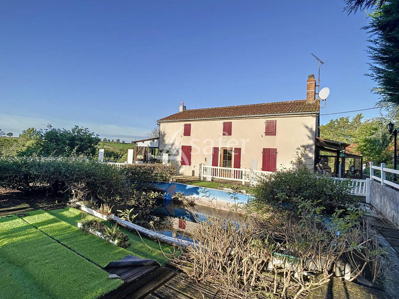 Other country property  Vend&eacute;e