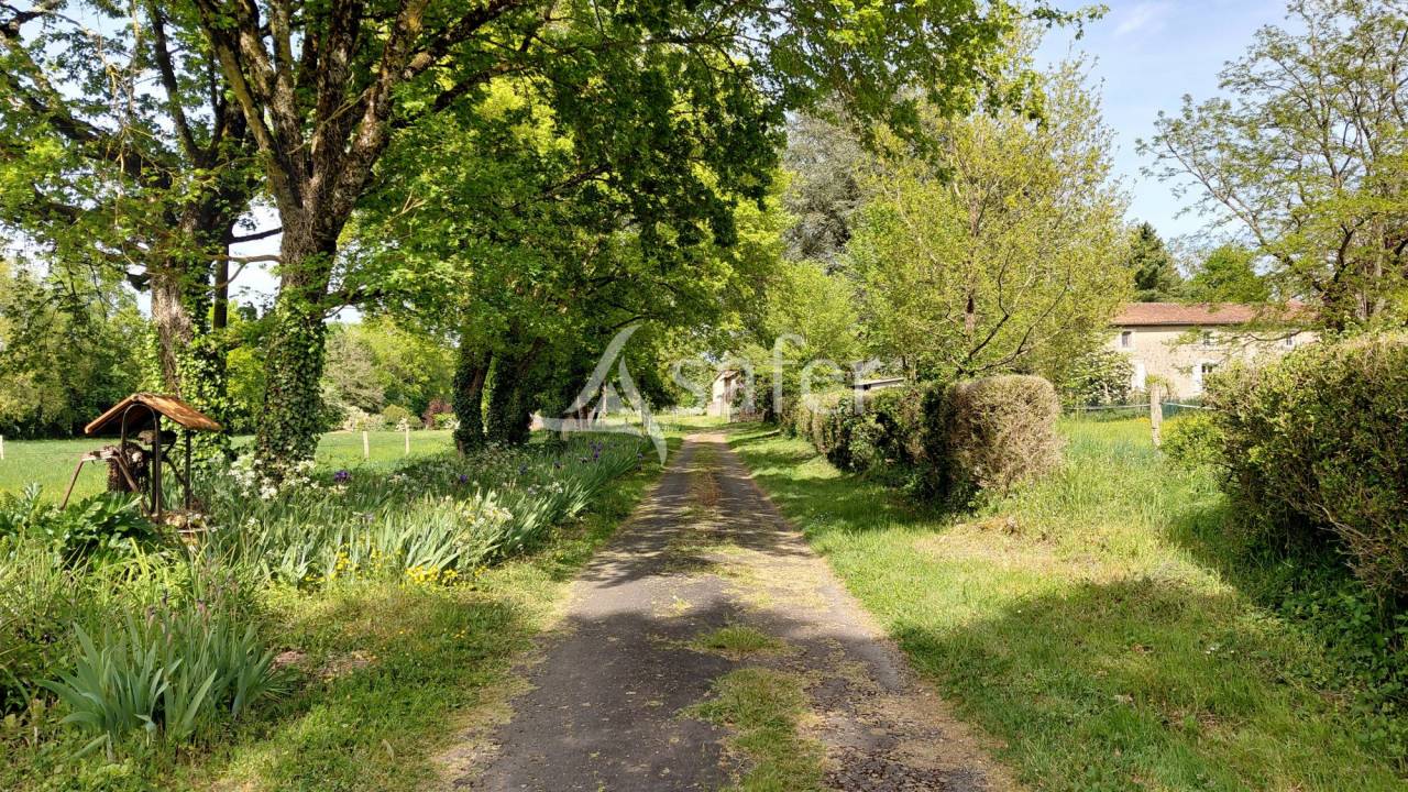 Equestrian property  Deux-S&egrave;vres