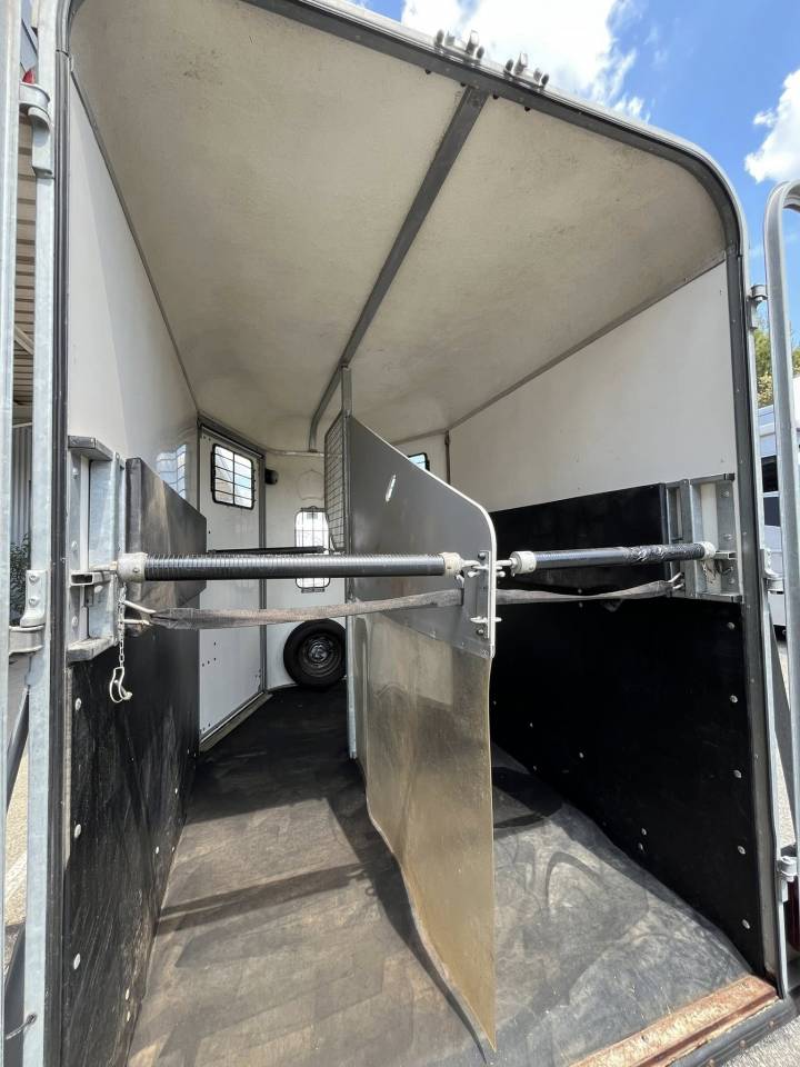 Horse trailer Fautras  2 Stalls 2016 Used